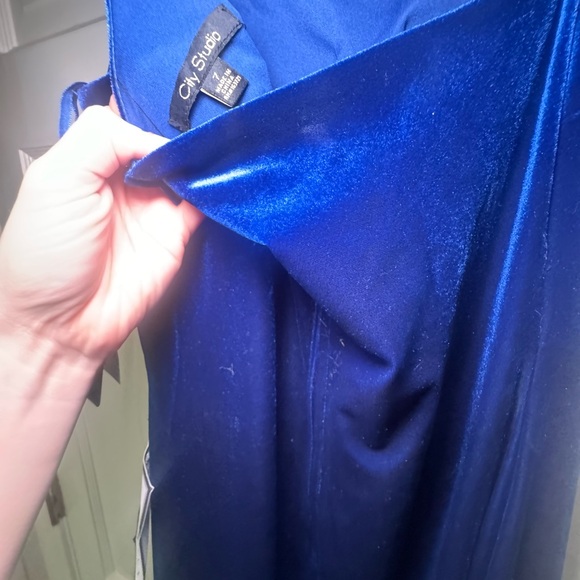 NWT City Studios Velvet One Shoulder Gown Blue size 7 - Picture 3 of 11